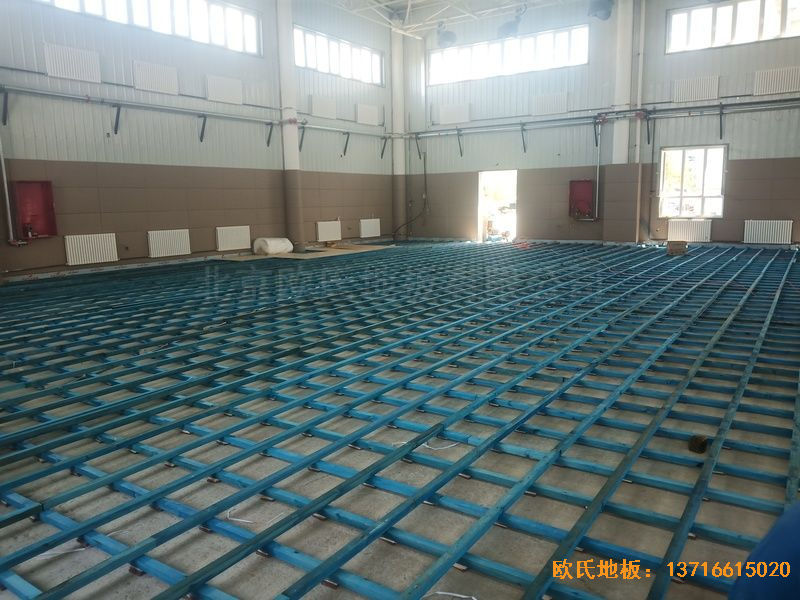 新疆克拉玛依市独山子虹园小区体育馆体育木地板铺设案例