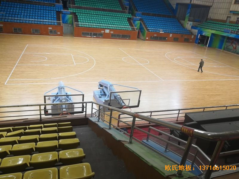 赣州体育馆运动木地板安装案例