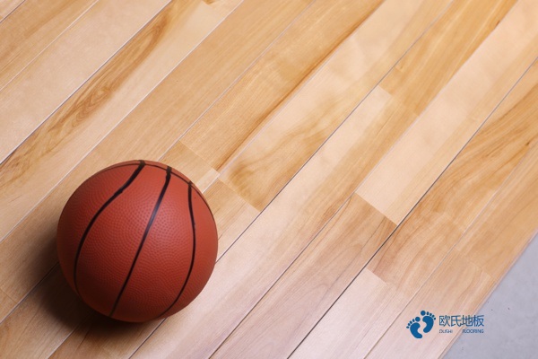 篮球馆木地板耐磨度