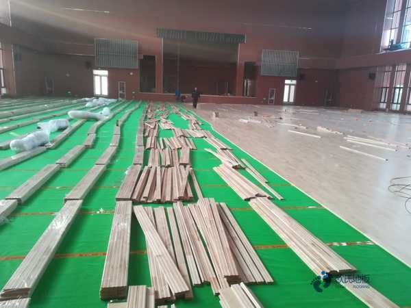 大学运动馆木地板安装公司