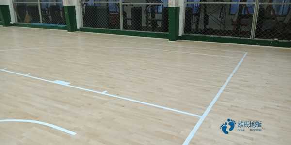 松木篮球馆木地板保养方法