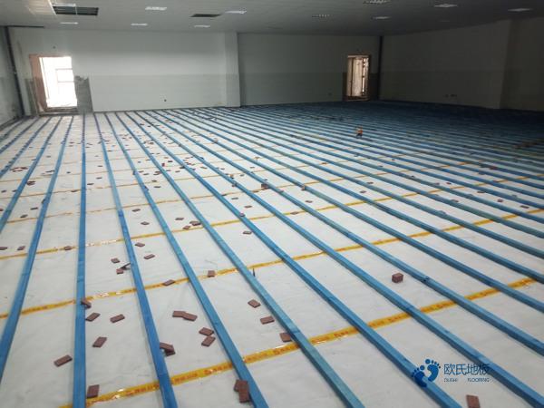 大学篮球场地地板安装公司