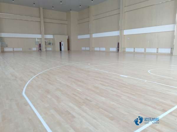 松木体育篮球地板保养方法