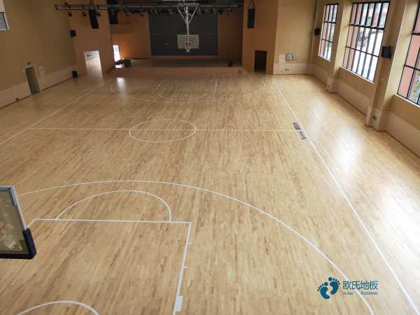 松木篮球场地木地板保养