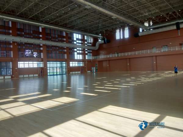 松木体育篮球地板环保吗