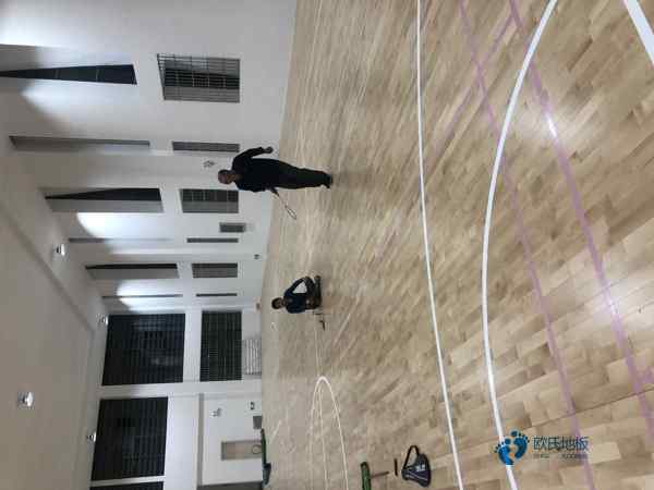 枫木体育篮球地板维护保养