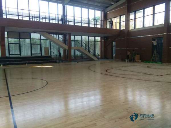 学校篮球场地地板的技术规范