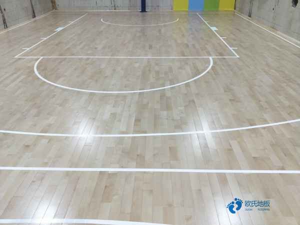 学校篮球场馆木地板施工步骤