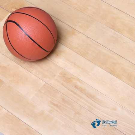 学校篮球场地地板使用常识