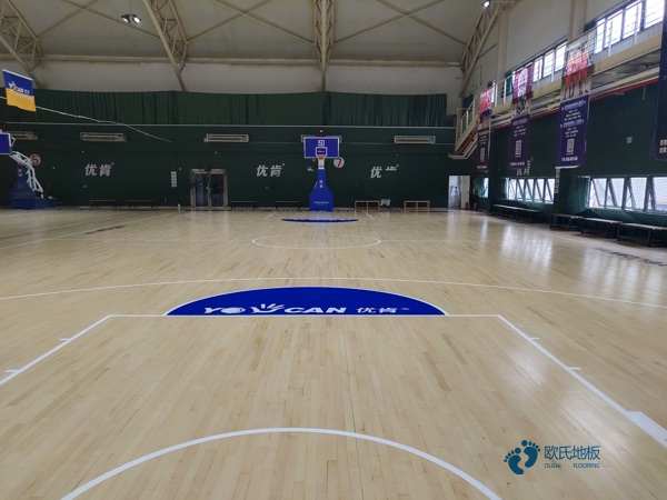 那有篮球场馆地板哪个品牌好